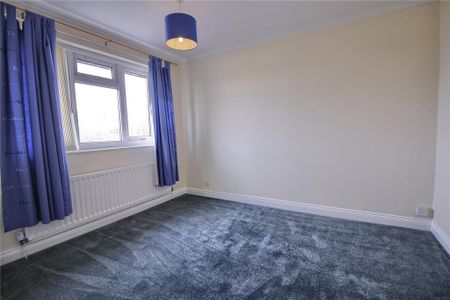 4 bedroom detached house to rent - Photo 4