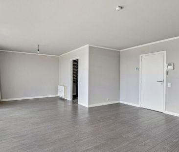 Appartement te huur in Kortrijk voor € 730 met 1 slaapkamer - Photo 2