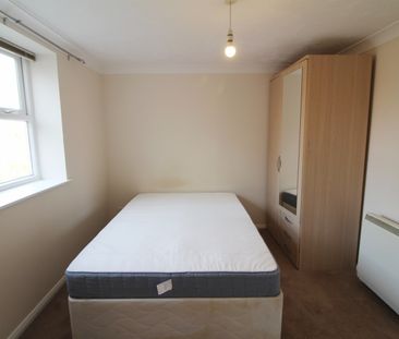 Elm Park, Reading, RG30 2HT - Photo 3