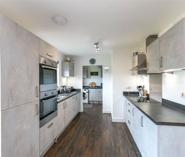 4 bedroom detached house to rent - Photo 2