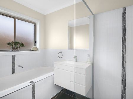 Beautiful Family Home! - Photo 4