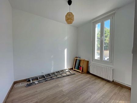 maison 4 pièces 69m2 MARSEILLE 8EME 1 250 euros - Photo 3