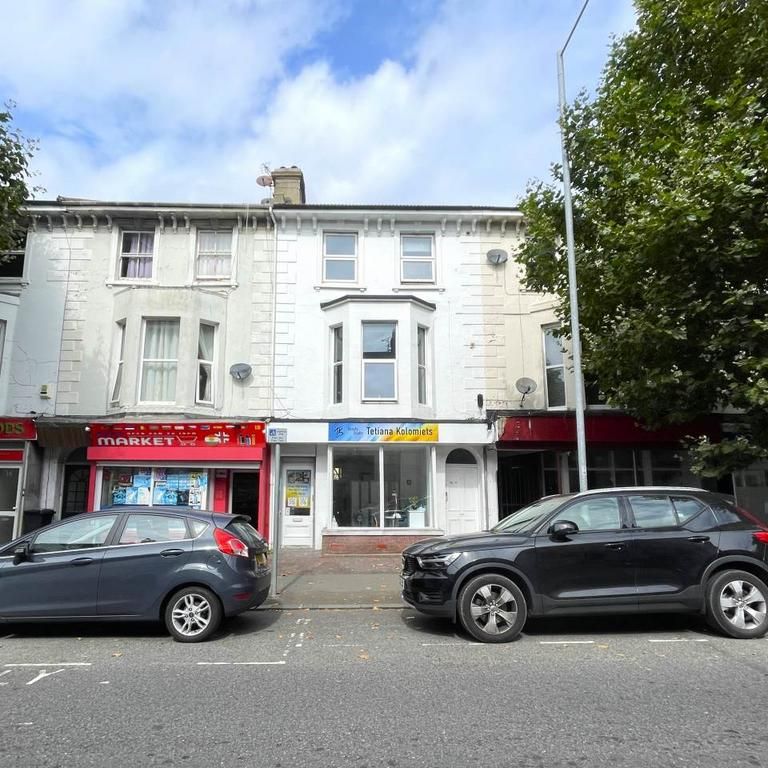 2 bedroom flat to rent - Photo 1