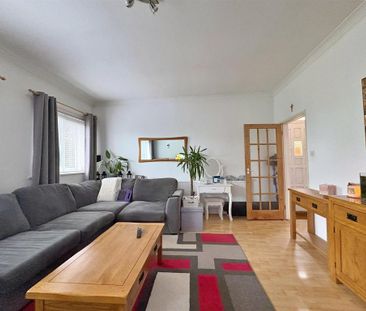 3 bedroom semi-detached house to rent - Photo 3