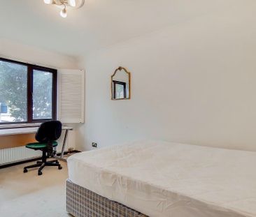 2 Bed Maisonette, Rembrandt Close, E14 - Photo 4