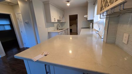 For Lease - 72 Frederick Street, Brampton, Ontario - Photo 5