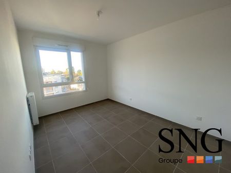 T4 AVEC LOGGIA + PARKINGS - Photo 2