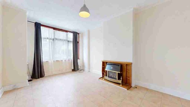 3 Bed Terraced House, Close To Davidson Road, CR0 - Photo 1