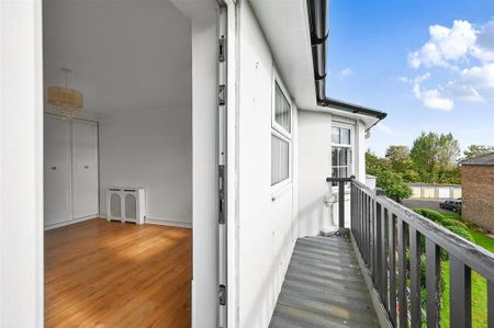 2 bedroom flat to rent - Photo 5