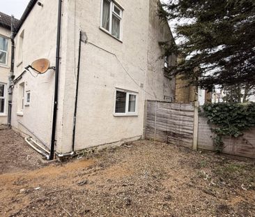 2 bed Flat Wesley Road, Essex, SS1 - Photo 6