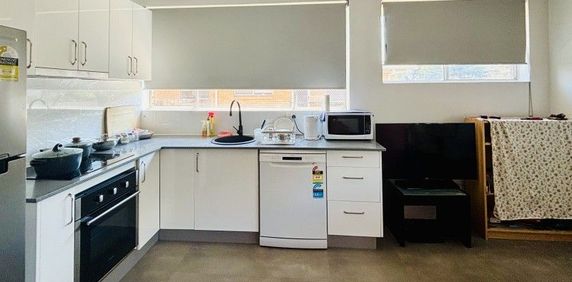 1-Bedroom Unit in Prime Clayfield Location - Photo 2