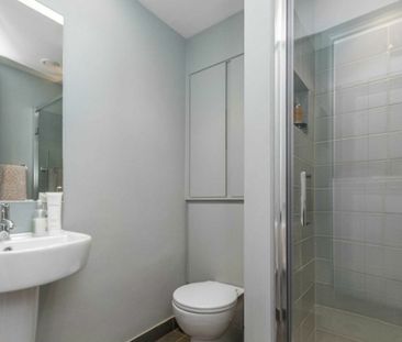 Quicks Road, SW19, London - Photo 6