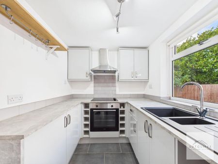 2 bedroom semi-detached house to rent - Photo 4