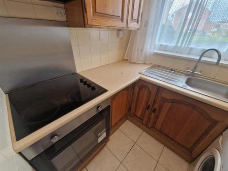 1 bedroom semi-detached house to rent - Photo 4