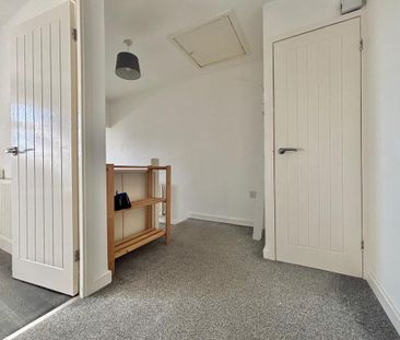 2 bedroom flat to rent - Photo 2