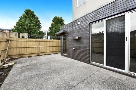 Modern Living For The Best - Photo 5