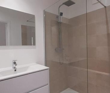 Location Appartement 2 pièces 41m² NICE 06100 - Photo 3