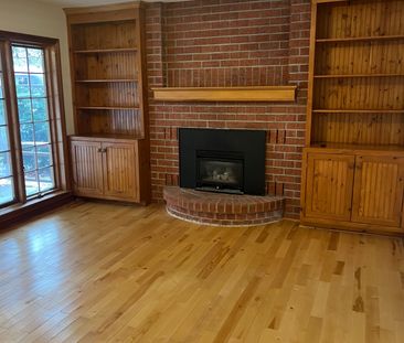 For Lease - 224 Park Avenue, East Gwillimbury, Ontario - Photo 6