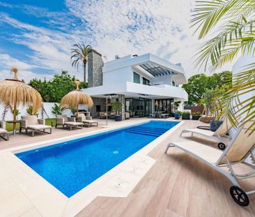 5 bedroom luxury Villa for rent in San Pedro de Alcántara, Spain - Photo 4