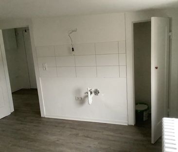 Modernisierte 2-Zi.-DG-Wohnung (5.OG) mit niedriger Deckenhöhe - Foto 4