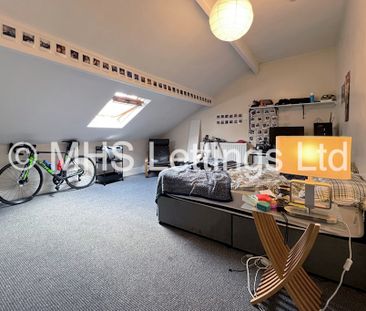 7 Bedroom Mid Terraced House for rent in Regent Park Terrace - Photo 3