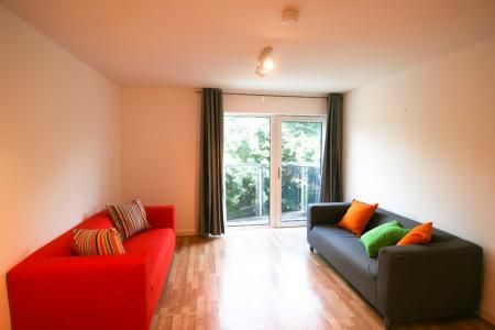 Stretford Road, Hulme, Manchester, M15 - Photo 1