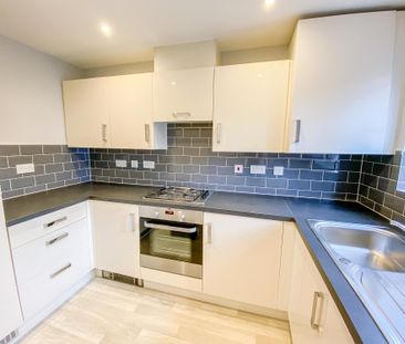 2 bedroom semi-detached house to rent - Photo 6