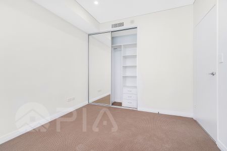 1 bedroom plus Study Apartment For lease! - Photo 3