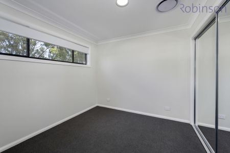 Brand new three bedroom townhouse with ducted air conditioning - Photo 5