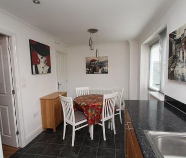2 bedroom end of terrace house to rent - Photo 2
