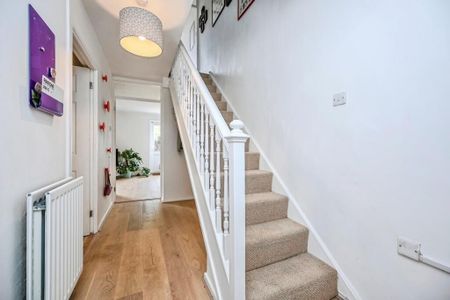 3 Bed Terraced House, Montpelier Drive, L8 - Photo 3