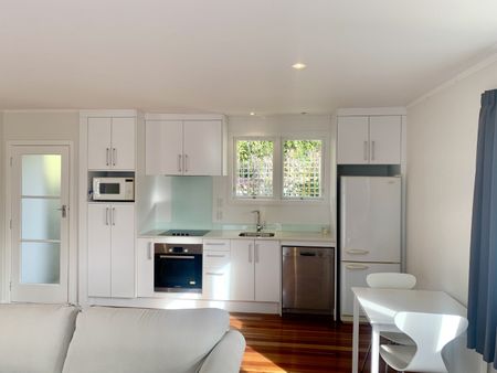 This is a FULLY FURNISHED one bedroom unit tucked away at the rear of the main house. - Photo 4