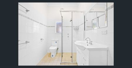 Charming Double Fronted Bungalow - Photo 3