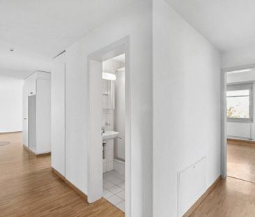 Helle Wohnung mit Cheminée - Foto 4