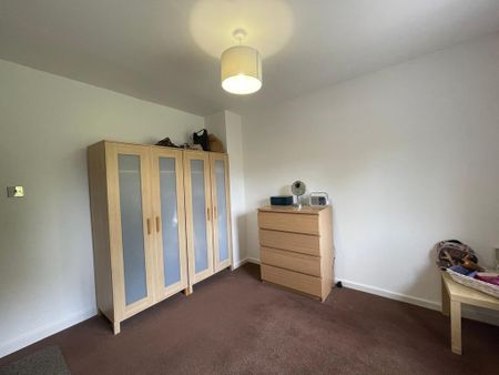 3 bedroom property to rent - Photo 3