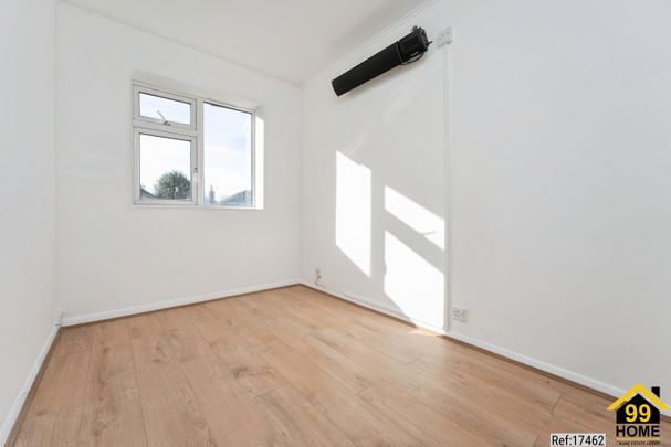 2 bed Flat in York Court 11 Ross Road, Wallington, SM6 8QN - Photo 1