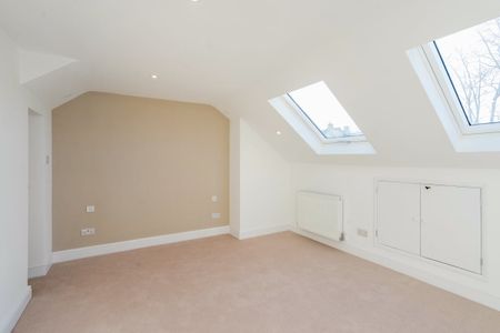 4 bedroom terraced house to rent - Photo 5