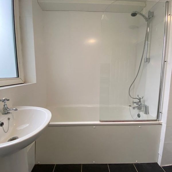 Room in a Shared Flat, Tooting Bec, SW17 - Photo 1