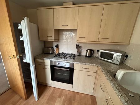 2 Bed Flat, Riverside Drive, AB11 - Photo 2