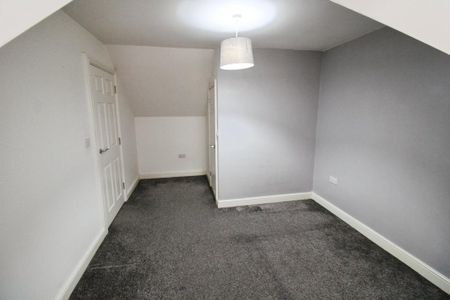 3 bedroom semi-detached house to rent - Photo 4