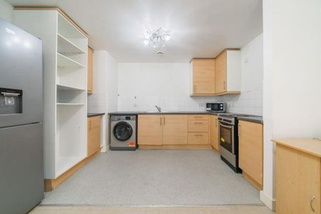 3 bedroom apartment to rent - Photo 5