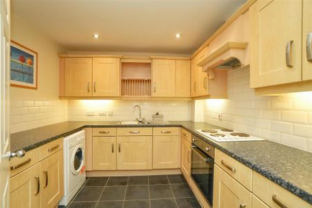 2 bedroom flat to rent - Photo 3