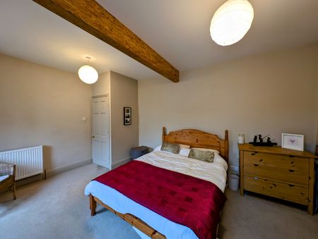 5 bedroom semi-detached house to rent - Photo 4