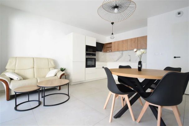 Location appartement 3 pièces - 61m² à Hyeres (83400) - Photo 1