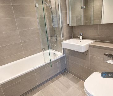 2 bedroom flat to rent - Photo 6