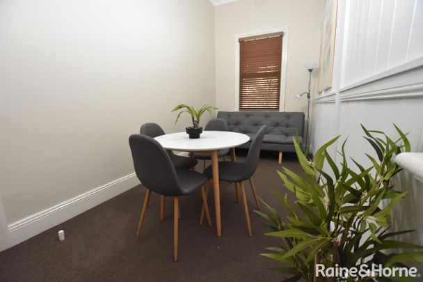 Fully Furnished & Central Apartment - Photo 1