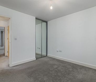 2 bedroom ground floor flat to rent - Photo 5