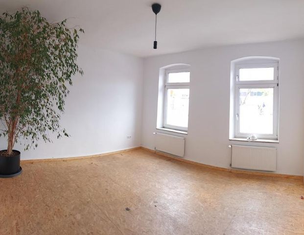 Schönes BÜRO: 2 Zimmer, Bad, Küchenzeile - Photo 1