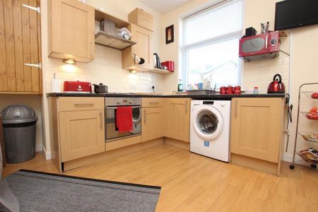 2 bedroom House To Let - Photo 4