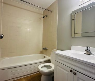 For Lease - 1200 COURTLAND Avenue Unit# 2, Kitchener, Ontario - Photo 2